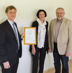 Zertifikatsuebergabe ISO 50001_OmniCert Umweltgutachter GmbH_Zweckverand Hopfenbachtalgruppe