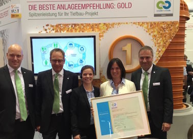 OmniCert und Rehau bie der C2C Zertifikatsuebergabe IFAT 2016