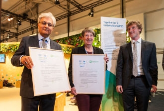 Validierung COP23 Weltklimagipfel 2017 Bonn Übergabe der EMAS-Validierungsurkunde